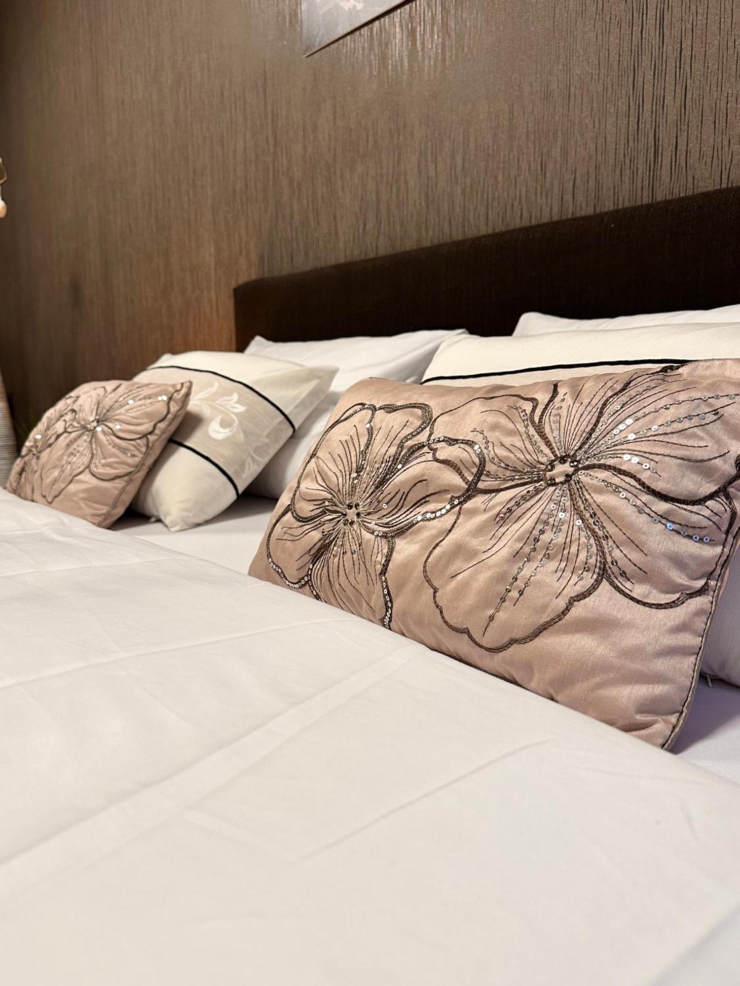 Apartman Leonardo - City Center Trnava Ngoại thất bức ảnh